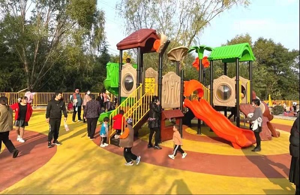 Yiyuan county renovates park for benefit of residents