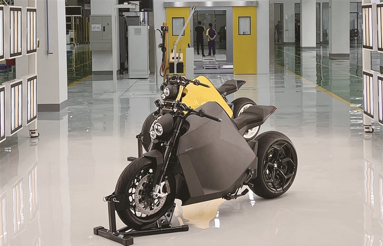 Cutting-edge electric motorcycle debuts in Zibo