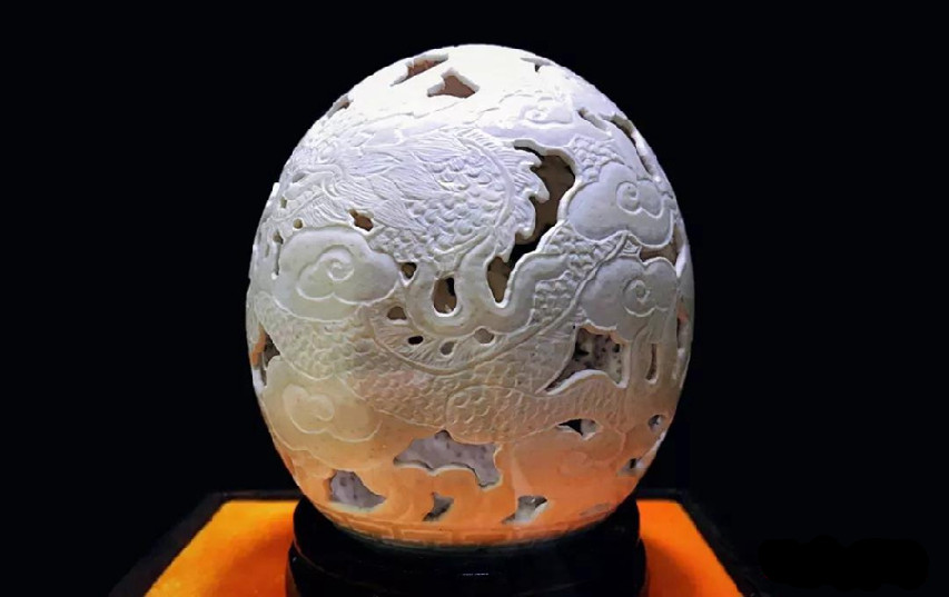 In fragile art of egg carving, ultimate precision required
