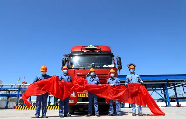 Sinopec plant delivers first hydrogen road tanker truck