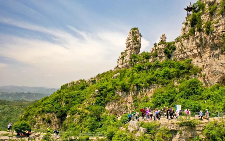 Short trips popular in Zibo city during holiday