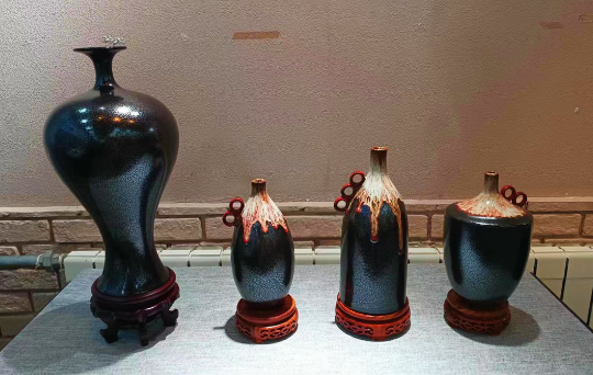 Boshan ceramic and glaze shines in exhibition